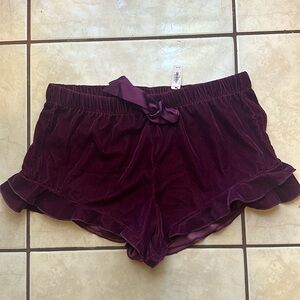 Victoria‎ Secret velvet shorts size medium